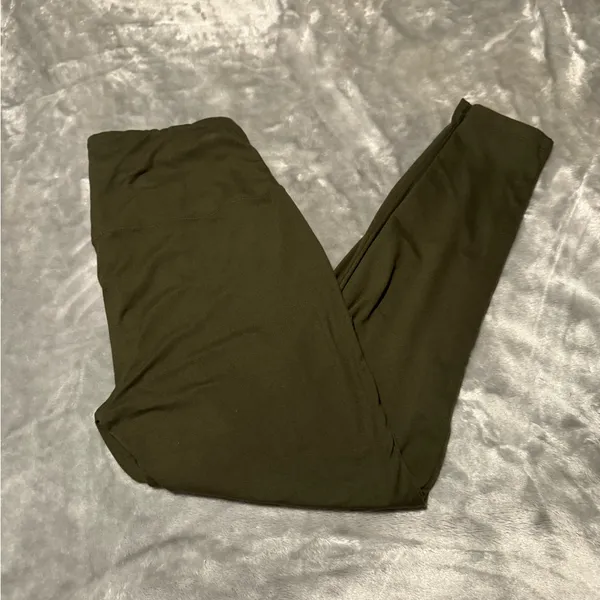 Zenana Outfitters Green Leggings - Image 2