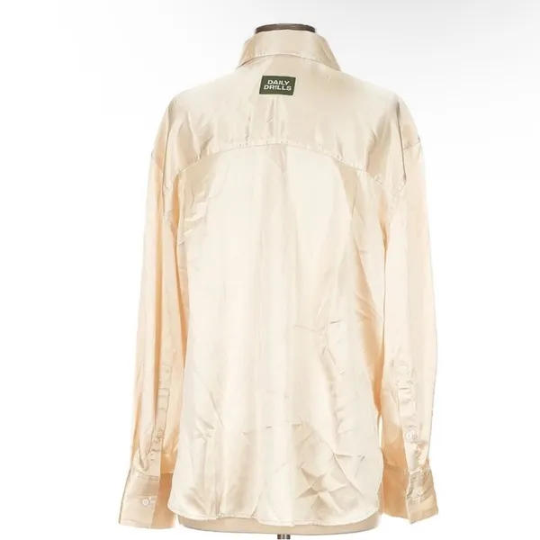Daily Drills Ivory Champagne Button Down Long Sleeve Satin Resort blouse EUC - Image 4