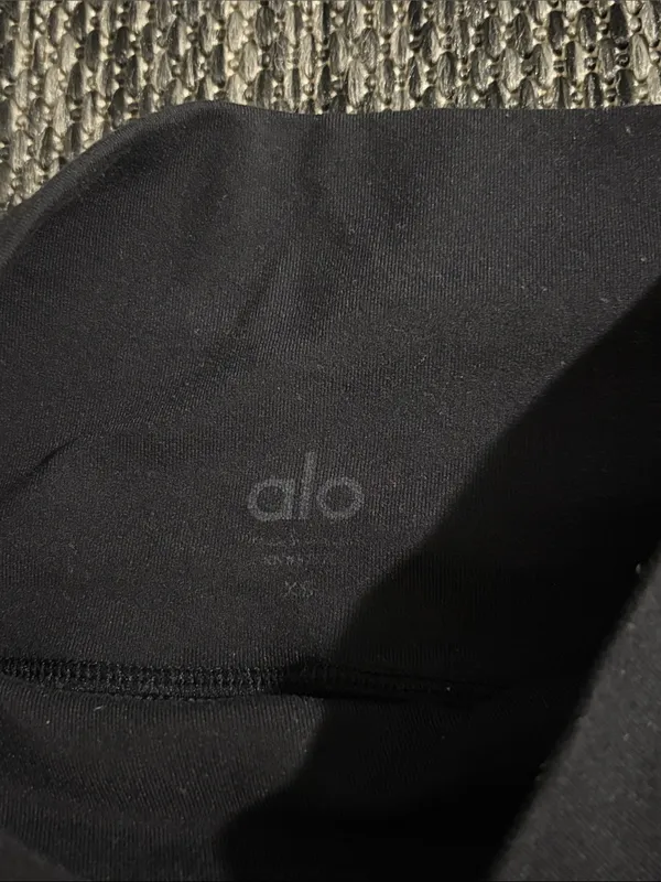 Alo Yoga High Waist Airbrush Biker Shorts 7” Compression - Image 5