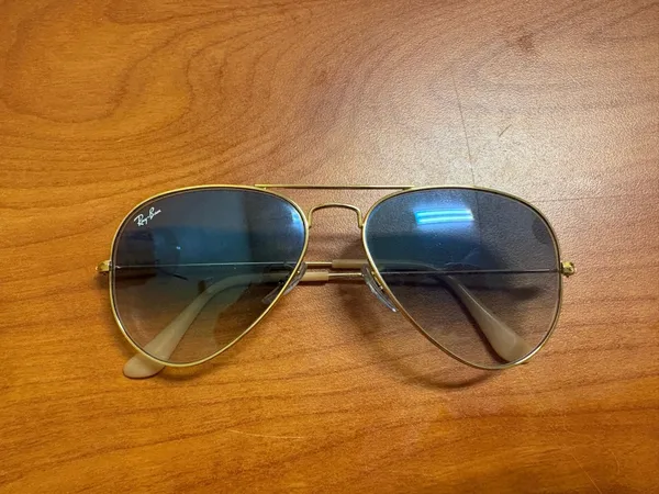 Women’s Ray-Ban Aviator Sunglasses Gradient Blue - Image 7