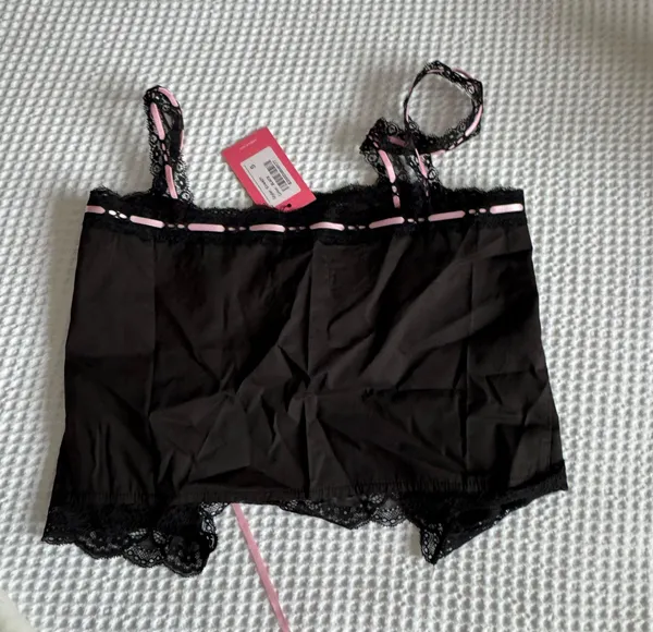 Edikted Peony Split Front Laced Top - Image 4
