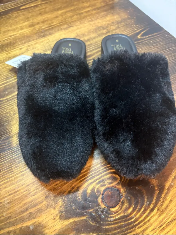 Time and tru black fur mules size 8 - Image 3