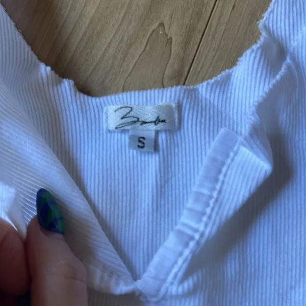 White cropped Top - Image 2