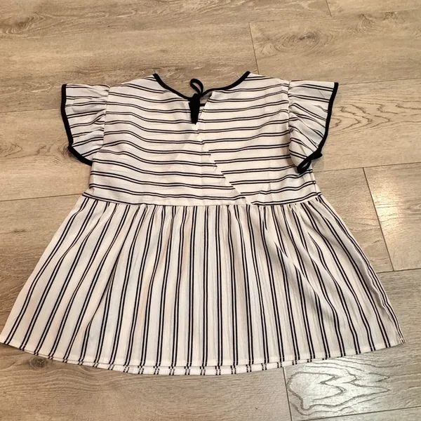 Womens Striped Flutter Sleeve Peplum Top‎ Small S Black White Casual Chic - Image 2