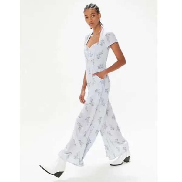 NWT Urban Outfitters UO KerriAnn lilac floral wide leg jumpsuit feminine Sz M - Image 2