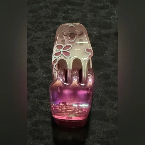 Set of Six Pink and Clear Hair Claw Clips Set - Image 4