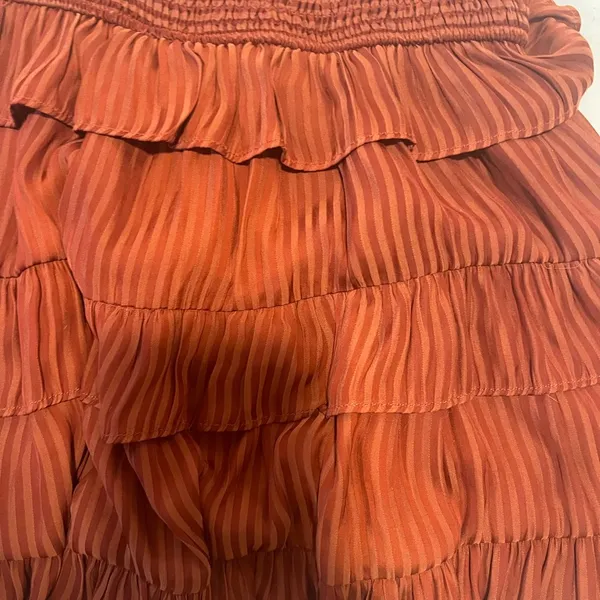 Vestique Women’s Small Tiered Ruffle Skirt Size M - Image 2
