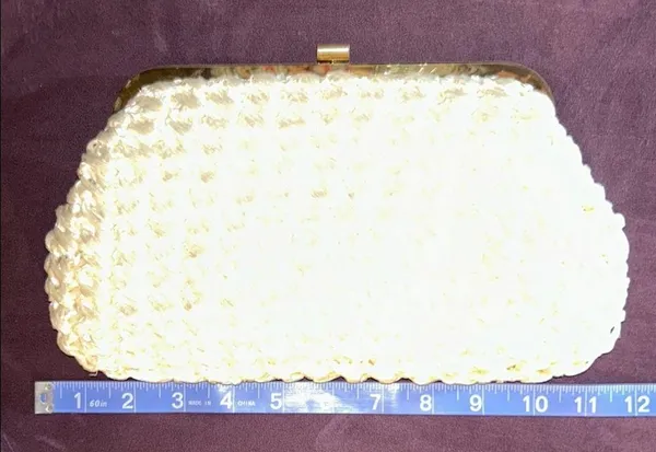 Vintage Elegant Cream Clutch Bag - Image 5