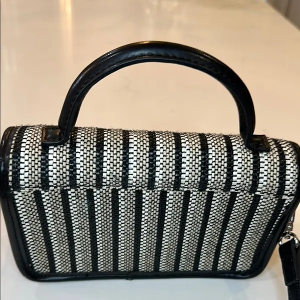 Zara Crossbody Bag Black and Cream Elegant Design - Image 3