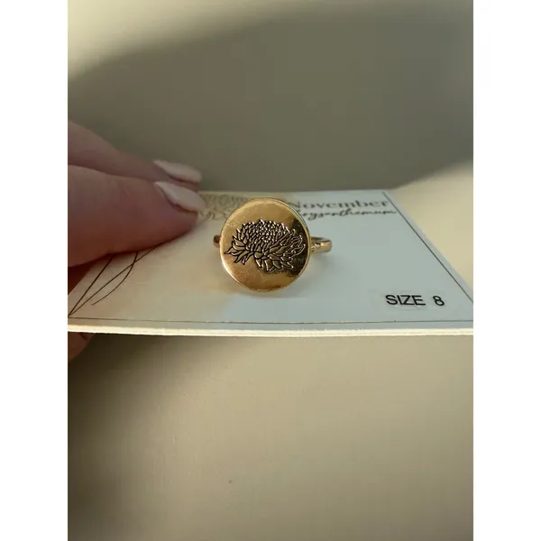 Francesca's November Chrysanthemum Birth Flower Signet Ring Gold Tone Size 8 - Image 2