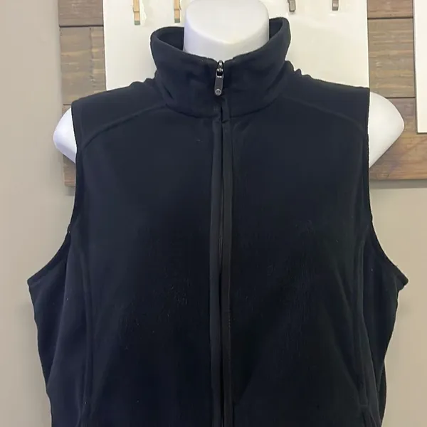 Land’s End Women’s Black Full Zip-Up Fleece Mock Neck Vest with Pockets- Medium - Image 2