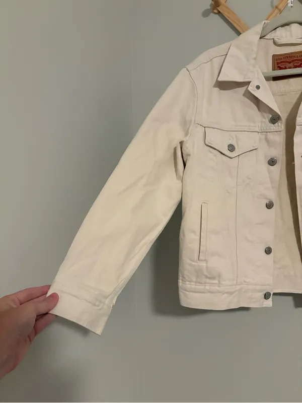Levi’s Cream Trucker Denim Jacket size Small White - Image 3