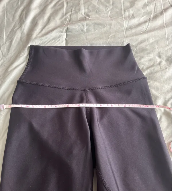 Alo Yoga Leggings - Image 9