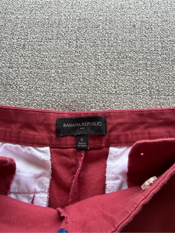 Banana Republic Women's‎ Button-Accent Shorts in Burgundy and Khaki - Image 8