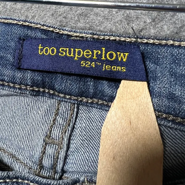 Levis 524 Too Superlow Skinny Jeans Medium Wash Blue Vintage Y2K Size 7M - Image 9