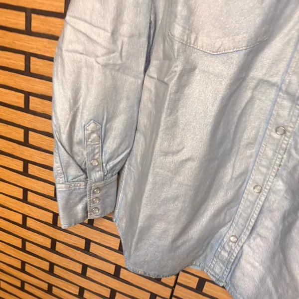 Lee Shiny Denim Pearl Snap Button Down Shirt Size Medium‎ - Image 4