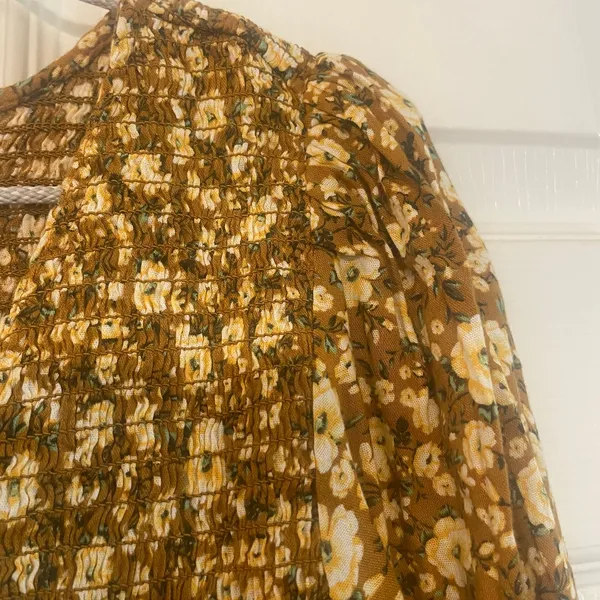 NWT Old Navy Size M Smocked Long-Sleeve V-Neck Blouse for Women - Image 10