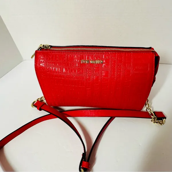 Steve Madden Red Logo Crossbody Bag NWOT 9” x 6” x 4” - Image 7