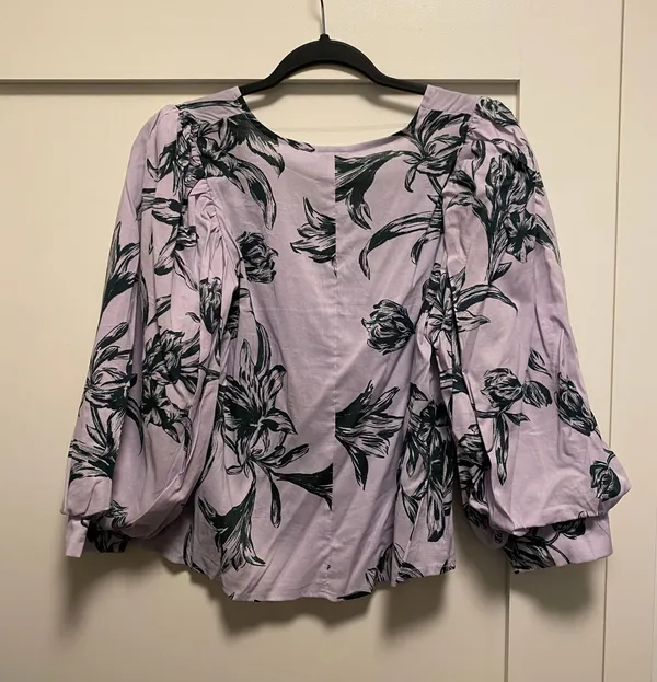 A New Day NWT Lavender Palm Top - Image 3