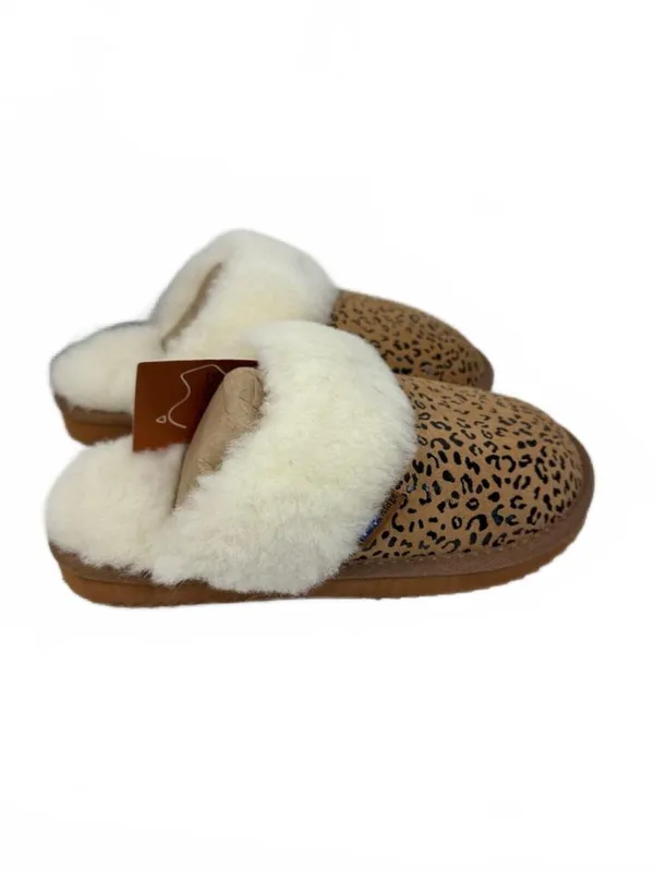 Beautiful NWTs Emu Women’s Shoes Size 5 - Image 5