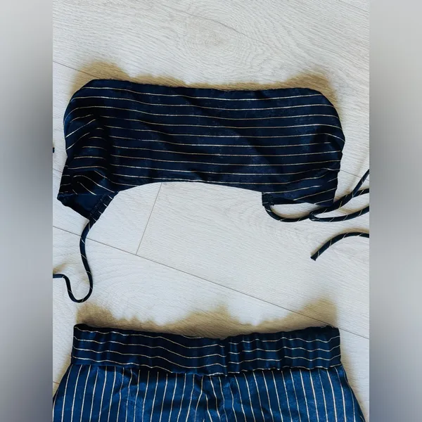Lucy in the Sky, Navy Blue,Gold Striped Wide Leg Pants Two piece Set Sz S - Image 6