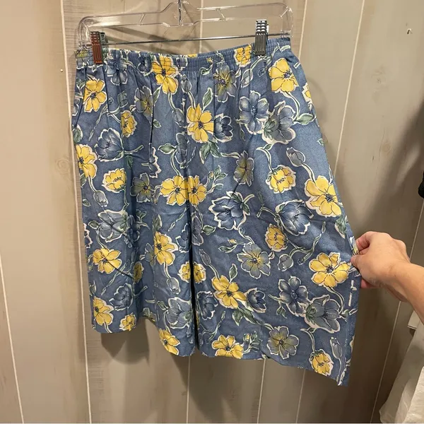 Cute flowy pull on grannycore mom shorts pockets bermuda Blue Size 14 - Image 8