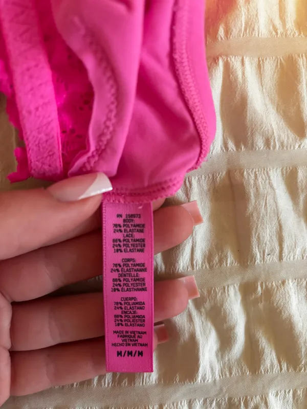 hot pink lacey bra Size M - Image 3