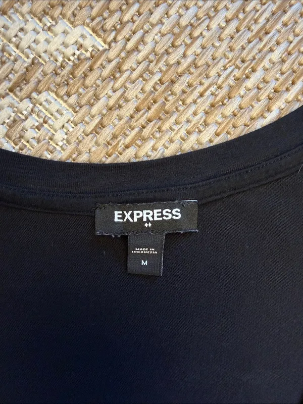 Express Black V-Neck Short Sleeve Tee - Image 2