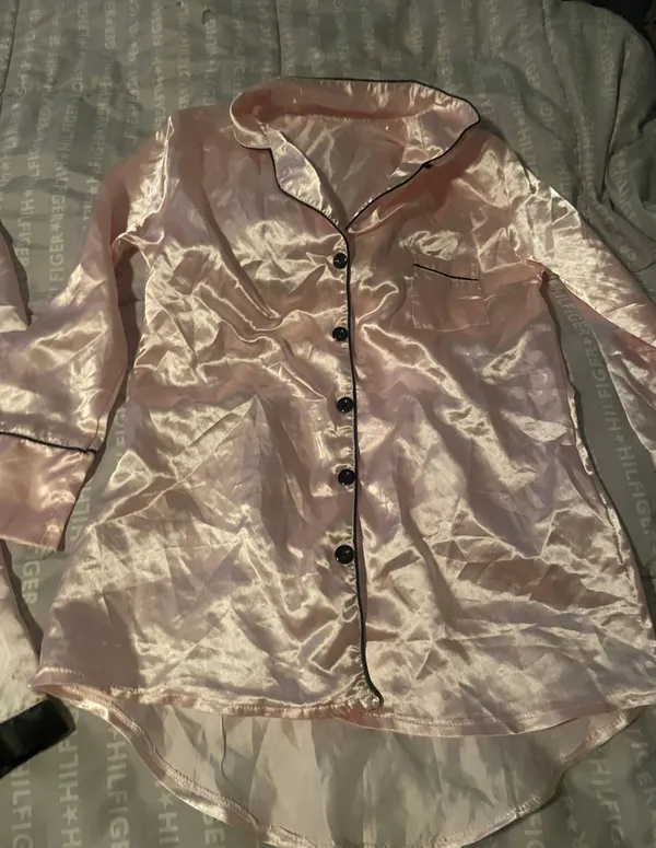 Size Medium Light Punk Satin 3 Piece Pajama Set Pink - Image 7