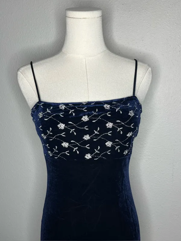 90s Vintage Roberta Navy Blue Velvet Silver Embroidered Evening Gown Whimsigoth - Image 4
