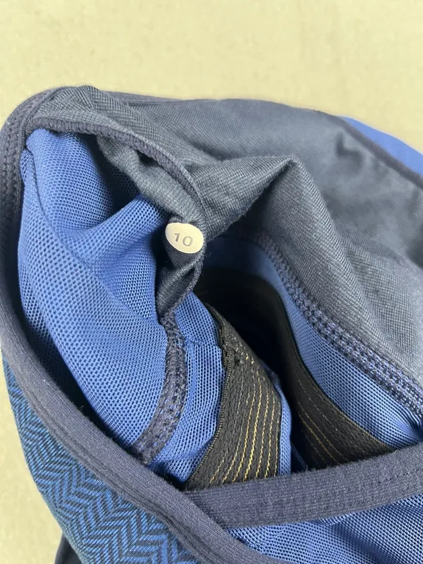 Lululemon Deep V Tank with built in bra (Navy/cobalt blue) Size: 10 - Image 4