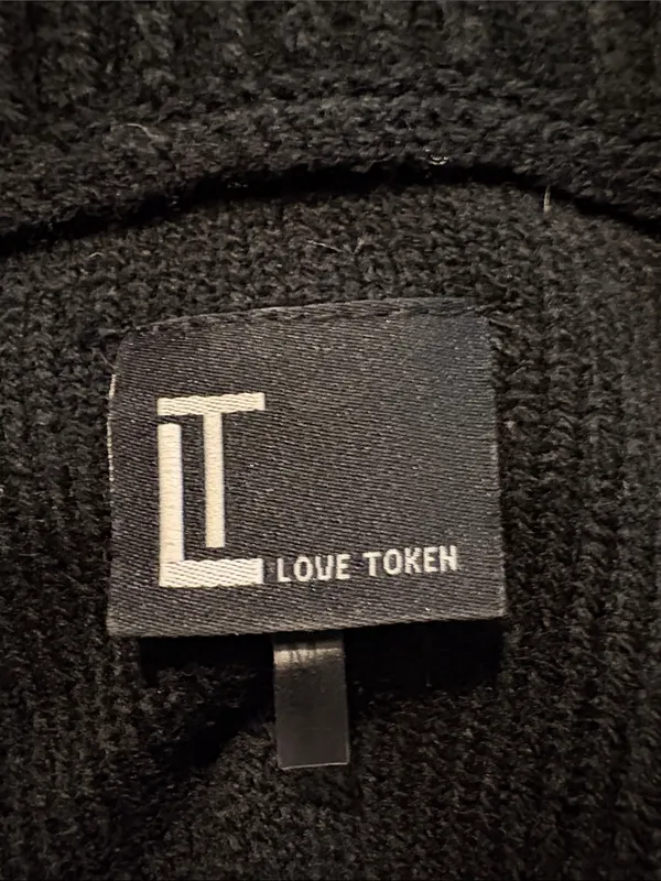Love Token Medium Black Faux Fur Collar Knit Vest with Waist Tie - Image 3