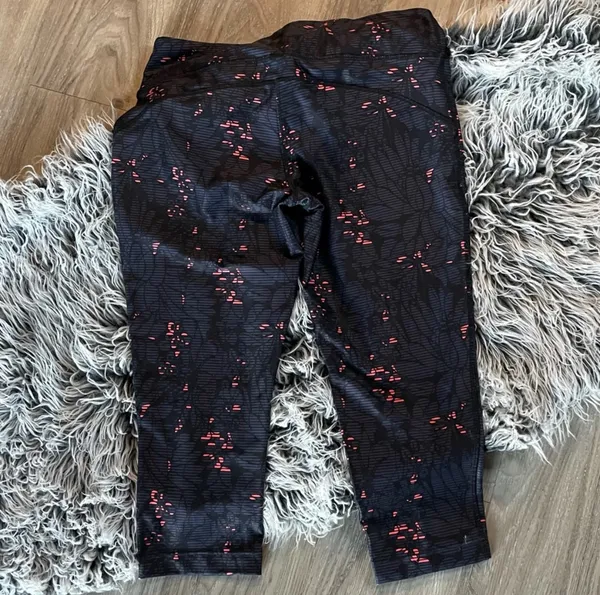 MPG Sport Active Capri Leggings - Image 2