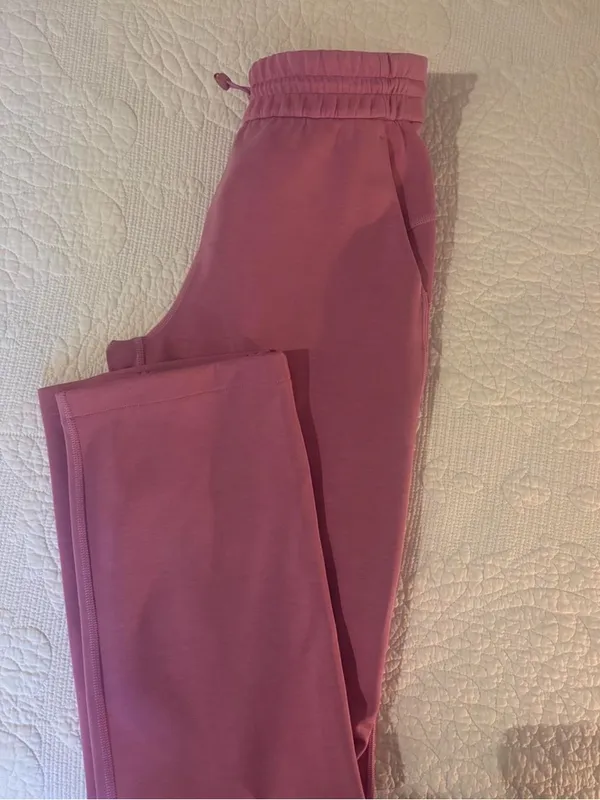 Lululemon Softstreme High-Rise Pants size 4 in rosy pink - Image 4
