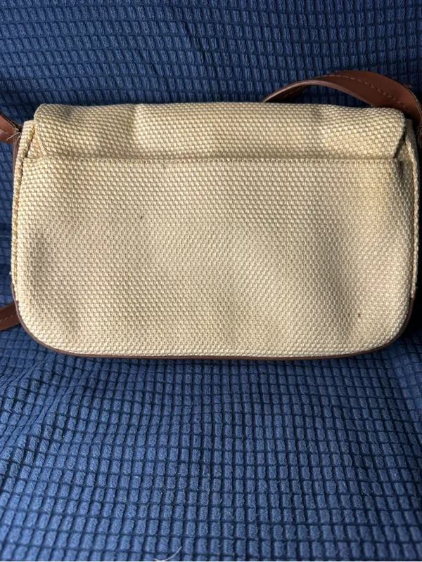 Vintage Etienne Aigner crossbody bag - Image 2