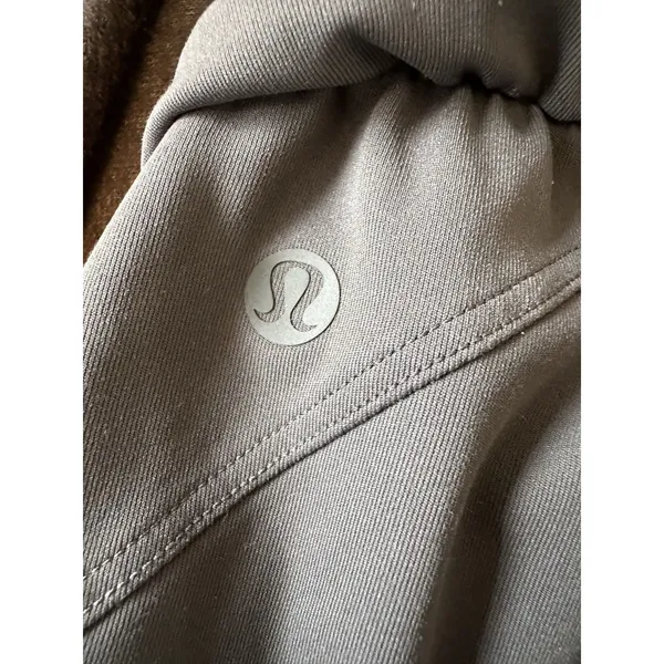 Lululemon Stretch High-Rise Straight Legs Women's Gray Athletic Pants‎ - Size 8 - Image 3
