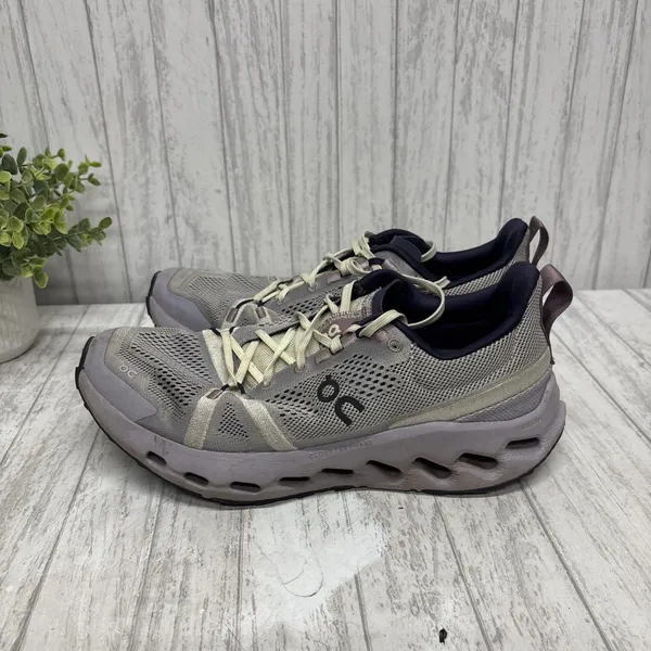 Womens Size 10 Oncloud Cloud surfer Sneakers - Image 3