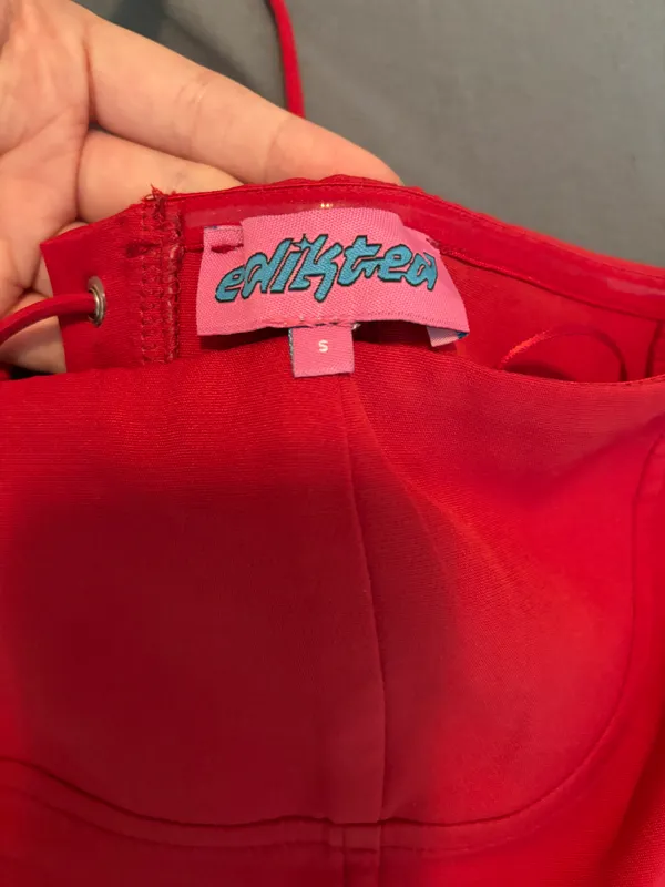 red corset - Image 3