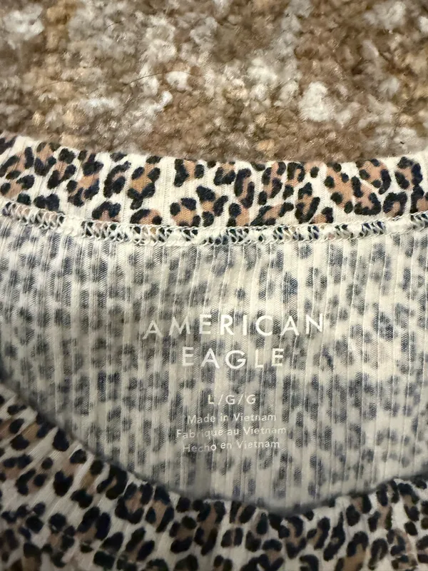 American Eagle top cheetah - Image 2