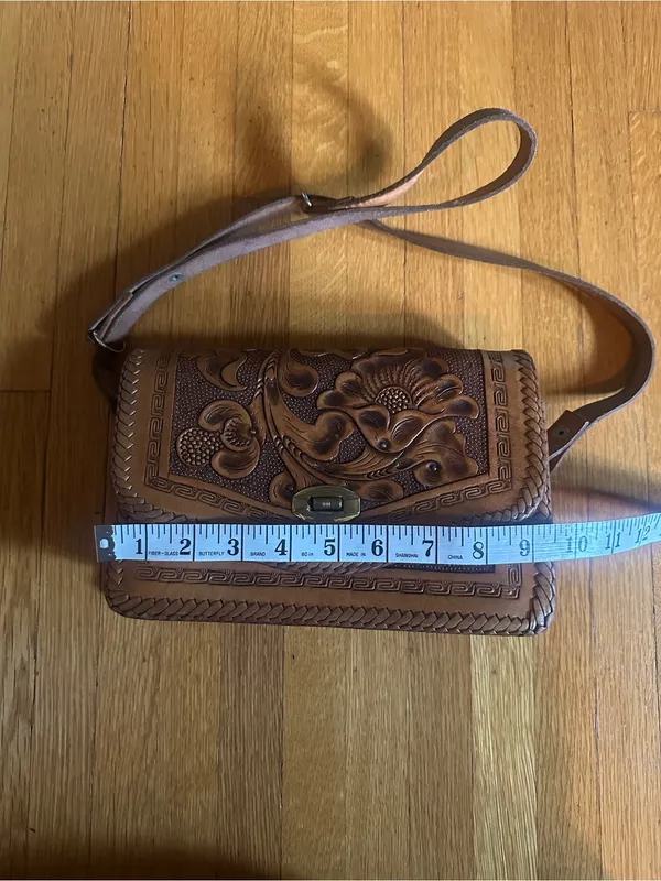 Vtg Hand Tooled Leather Mexico Stamped Crossbody Bag - Image 4