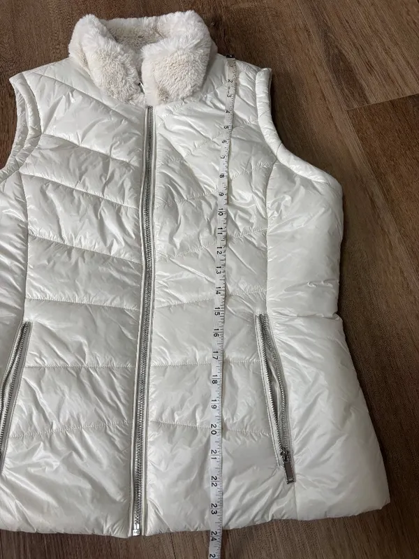 Calvin Klein White Puffer Vest - NWT - Size Medium - Image 3
