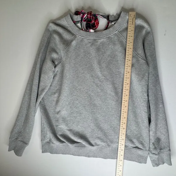 Crown & Ivy Gray Plaid Bow Tie Back Sweatshirt Large Cozy Fall‎ Holiday Pullover - Image 6