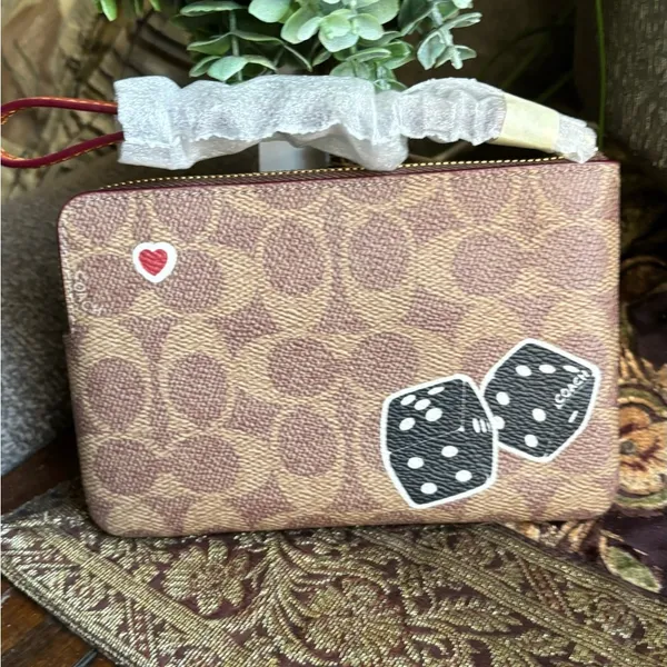 Authentic COACH signature Leather Dino Dice strawberry zip card wristlet 🎲🎩 - Image 7
