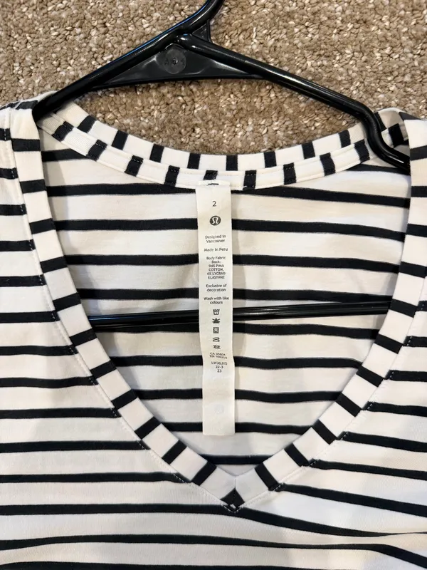 Lululemon Basic Tee - Image 2