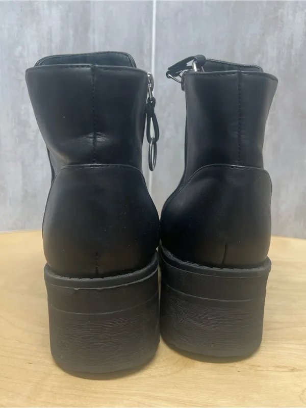 Qupid Lug Sole Boots size 12 - Image 3