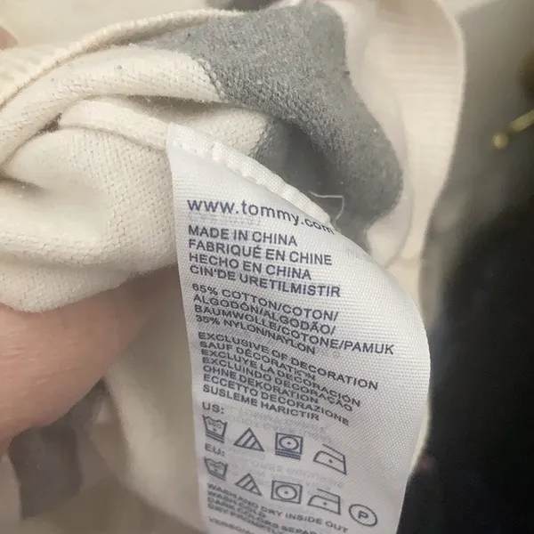 FINAL MARKDOWN Tommy Hilfiger sweater large - Image 3