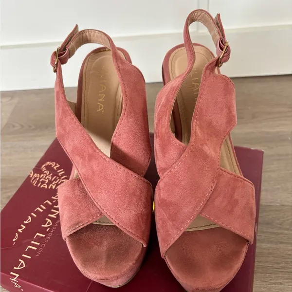 Suede Crisscross Platform Wedge Sandals in Dusty pink Worn - Image 2
