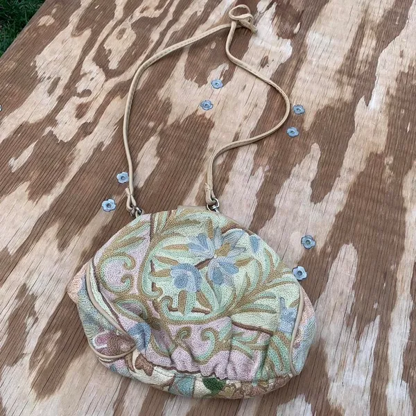 Vintage embroidered floral purse - Image 4