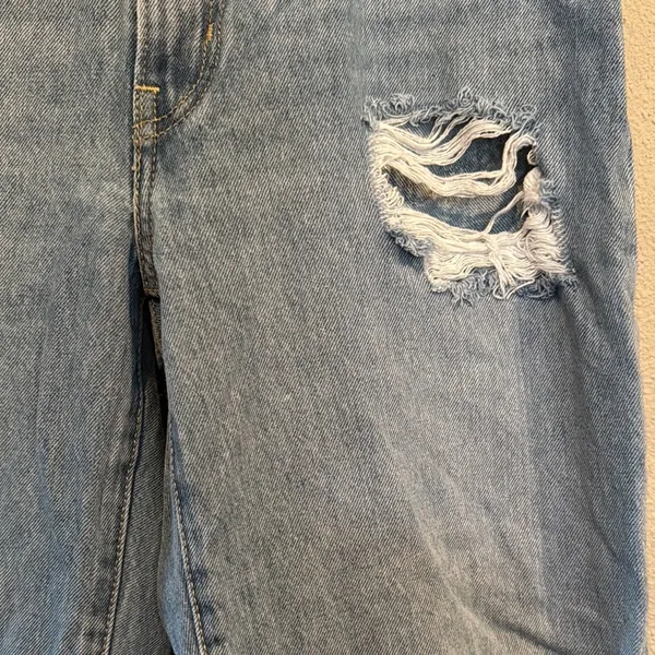 Levi’s Vintage Style Baggy Blue Jeans - Image 3