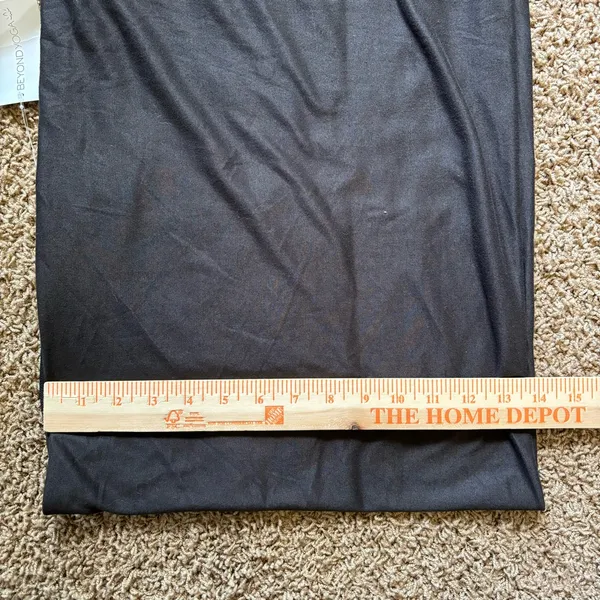 Beyond Yoga Infinity Scarf NWT black/dark‎ gray - Image 5
